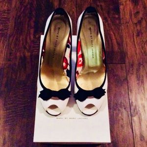 Marc by Marc Jacobs White Leather Peep Toe Pumps